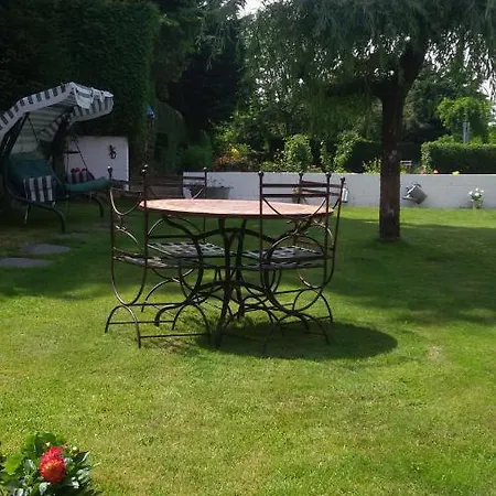 Au Pied Du Mont Nocleg ze śniadaniem *